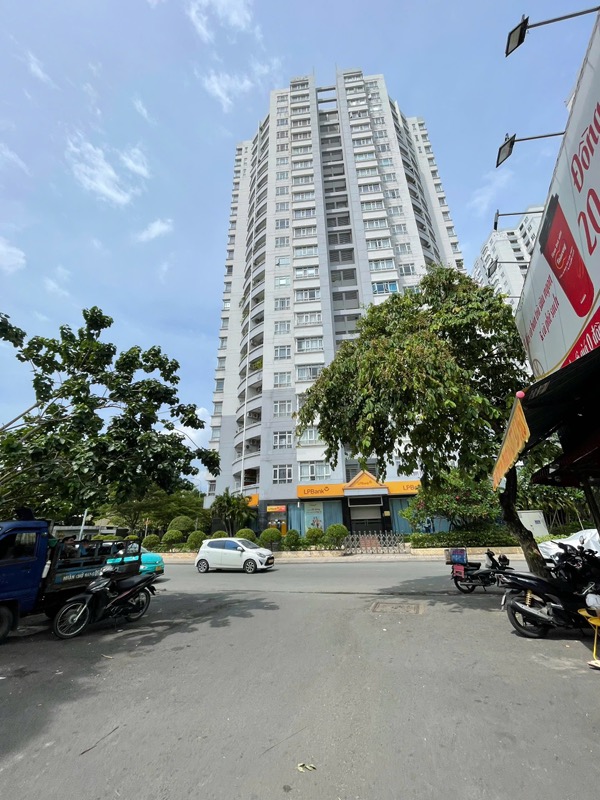 Bán nhà hẻm đường Nguyễn Văn Luông Q6,Giá chưa đến 2 tỷ,xung quanh tiện ích đầy đủ